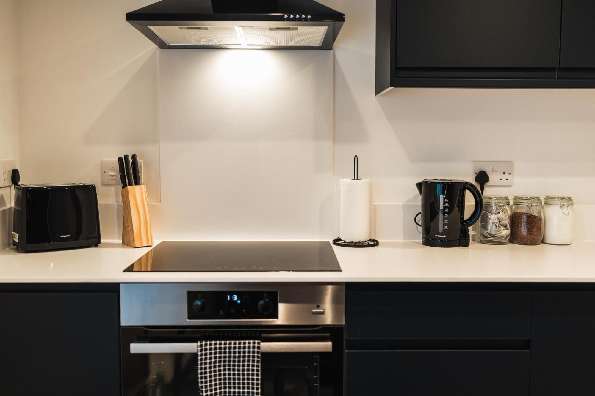 Feature Stone, Stunning Apartment, 2 X King Beds And Single, Sleeps 5 Castle Cary Esterno foto
