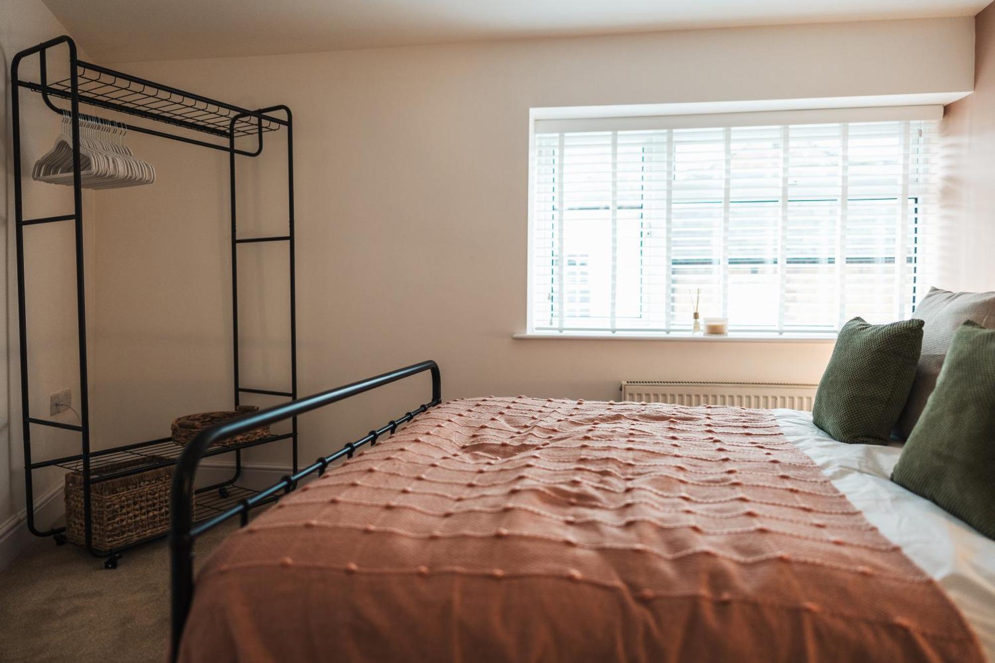 Feature Stone, Stunning Apartment, 2 X King Beds And Single, Sleeps 5 Castle Cary Esterno foto