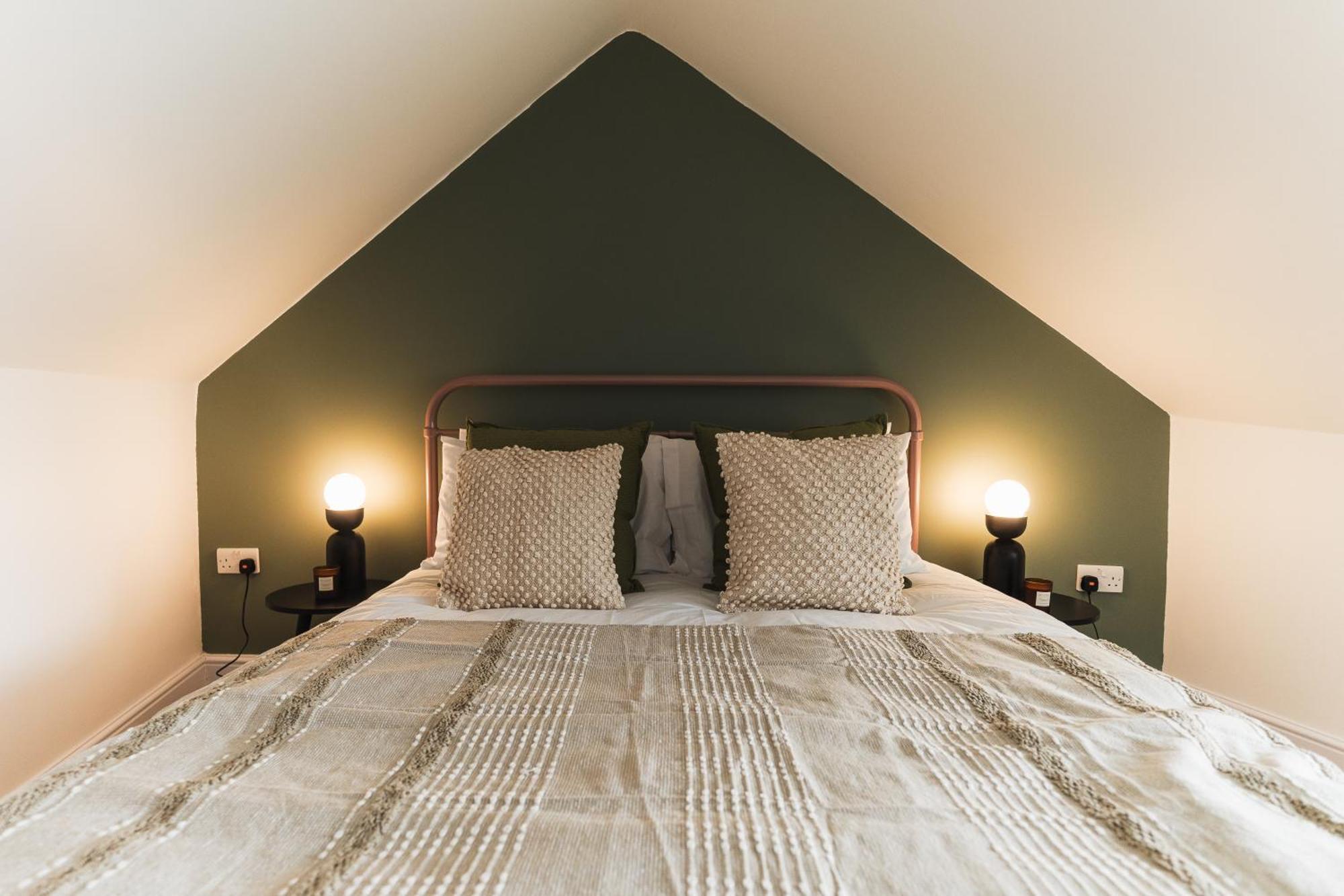 Feature Stone, Stunning Apartment, 2 X King Beds And Single, Sleeps 5 Castle Cary Esterno foto